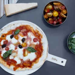 Planche à Découper Ziipa En Bois -Barbecue Fournitures Magasin planche a decouper pizza ziipa ronde en bois 4